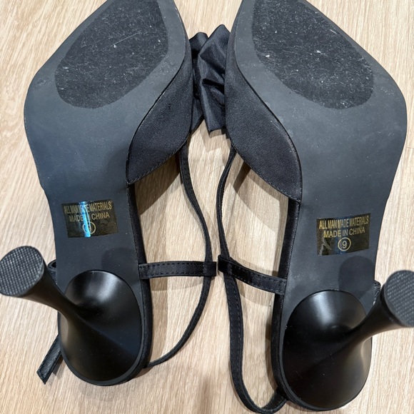 Chase + Chloe Black Pointed Slingback Heels with Bow - Picture 12 of 13